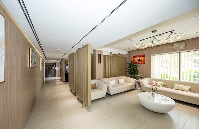 Cosmedent Medical Center Dubai – Modern Reception and Interior Design