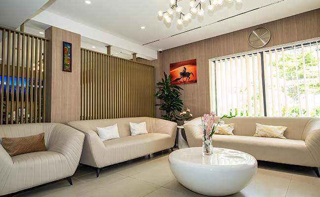 Cosmedent Medical Center Dubai – Modern Reception Area